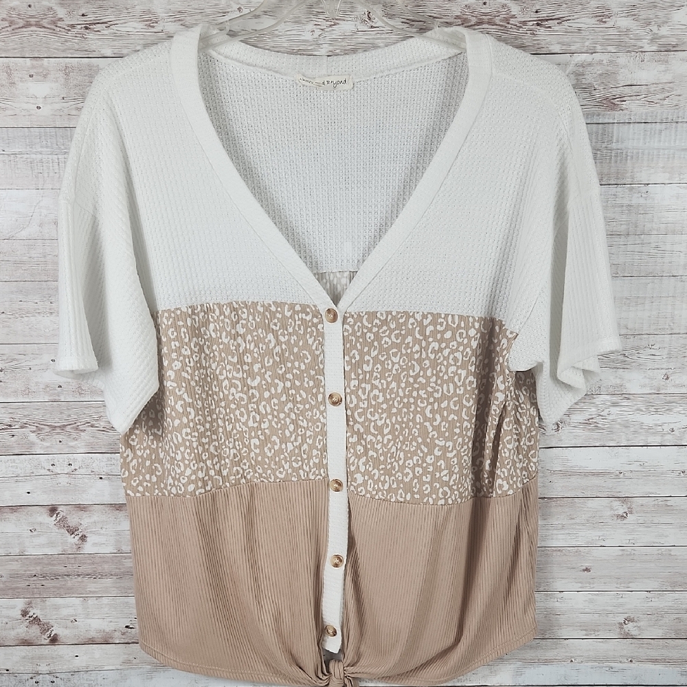 Women's White and Tan Button-Down Top